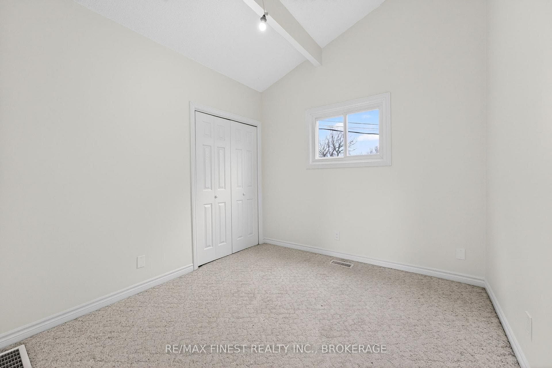 8 Sunrise Court photo 11