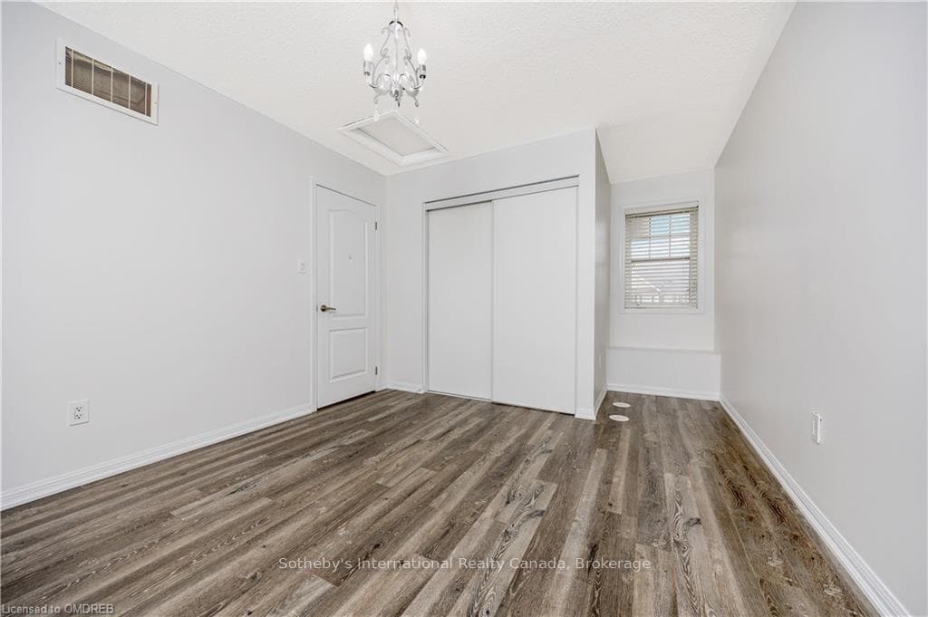 891 WILLINGDON Crescent photo 25
