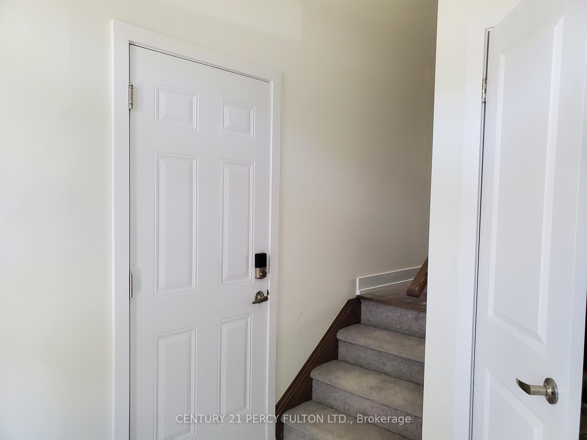 1109 Thompson Drive photo 3