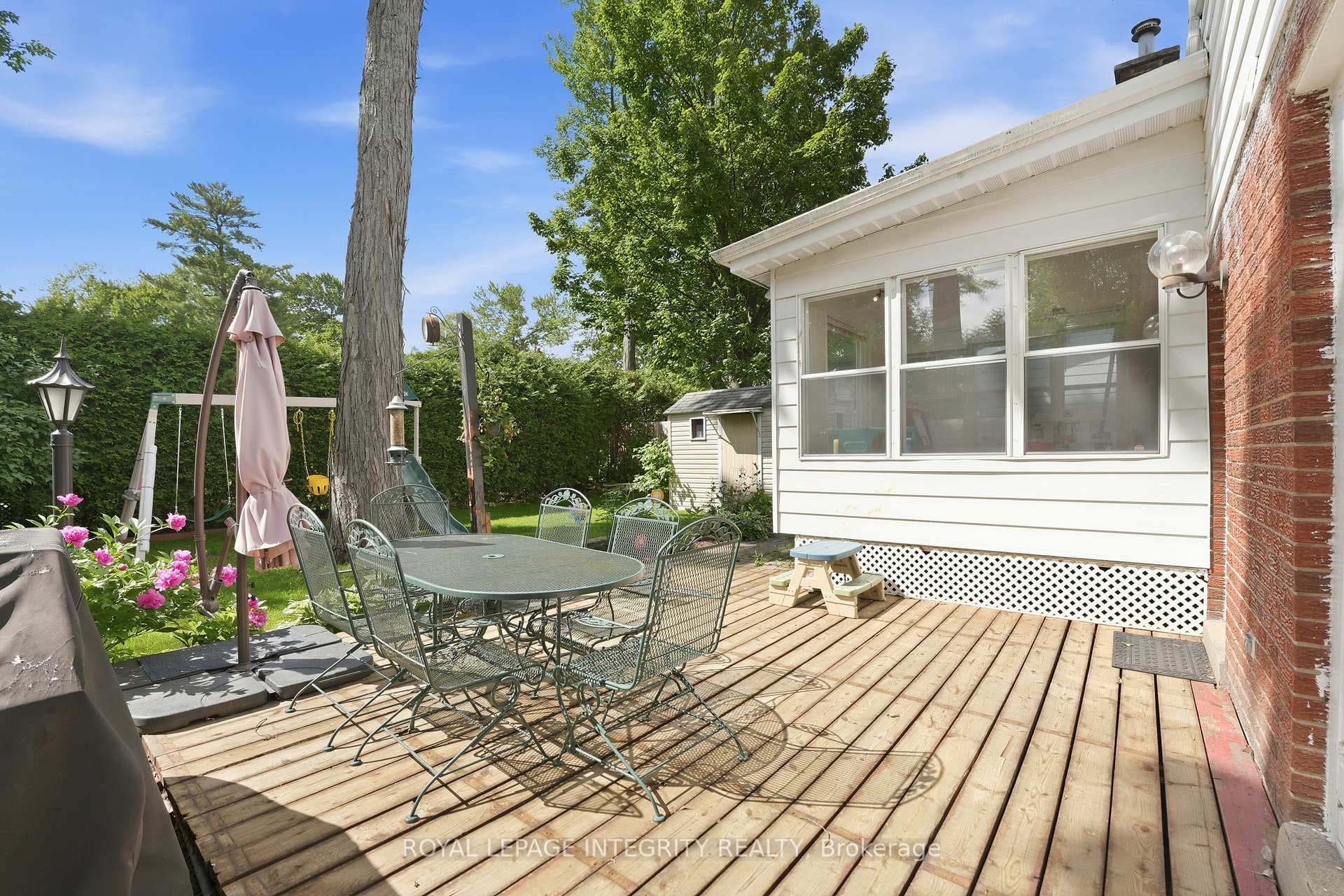 6 Woodview Crescent photo 36