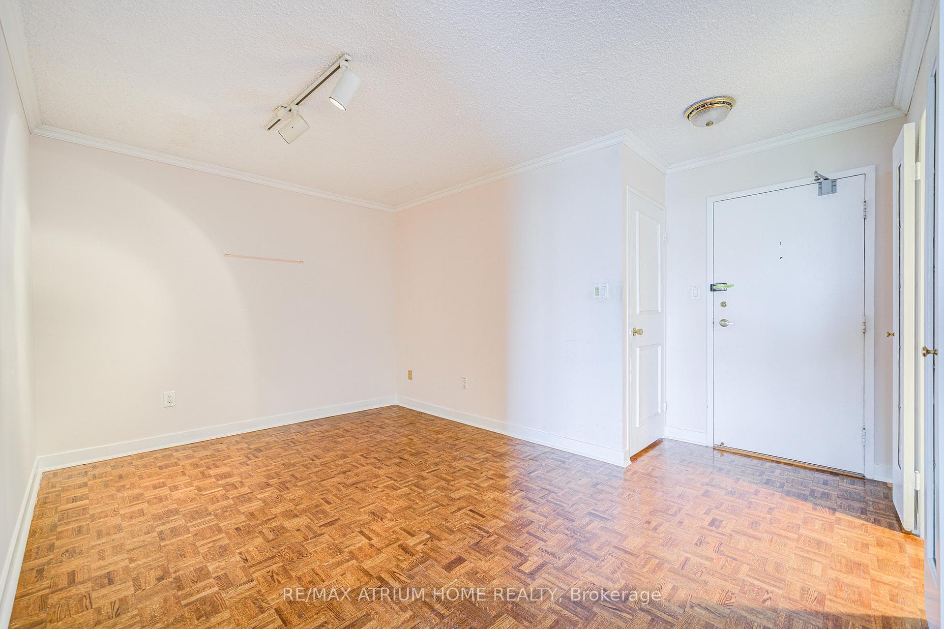 3131 Bridletowne Circle Unit 701 photo 13