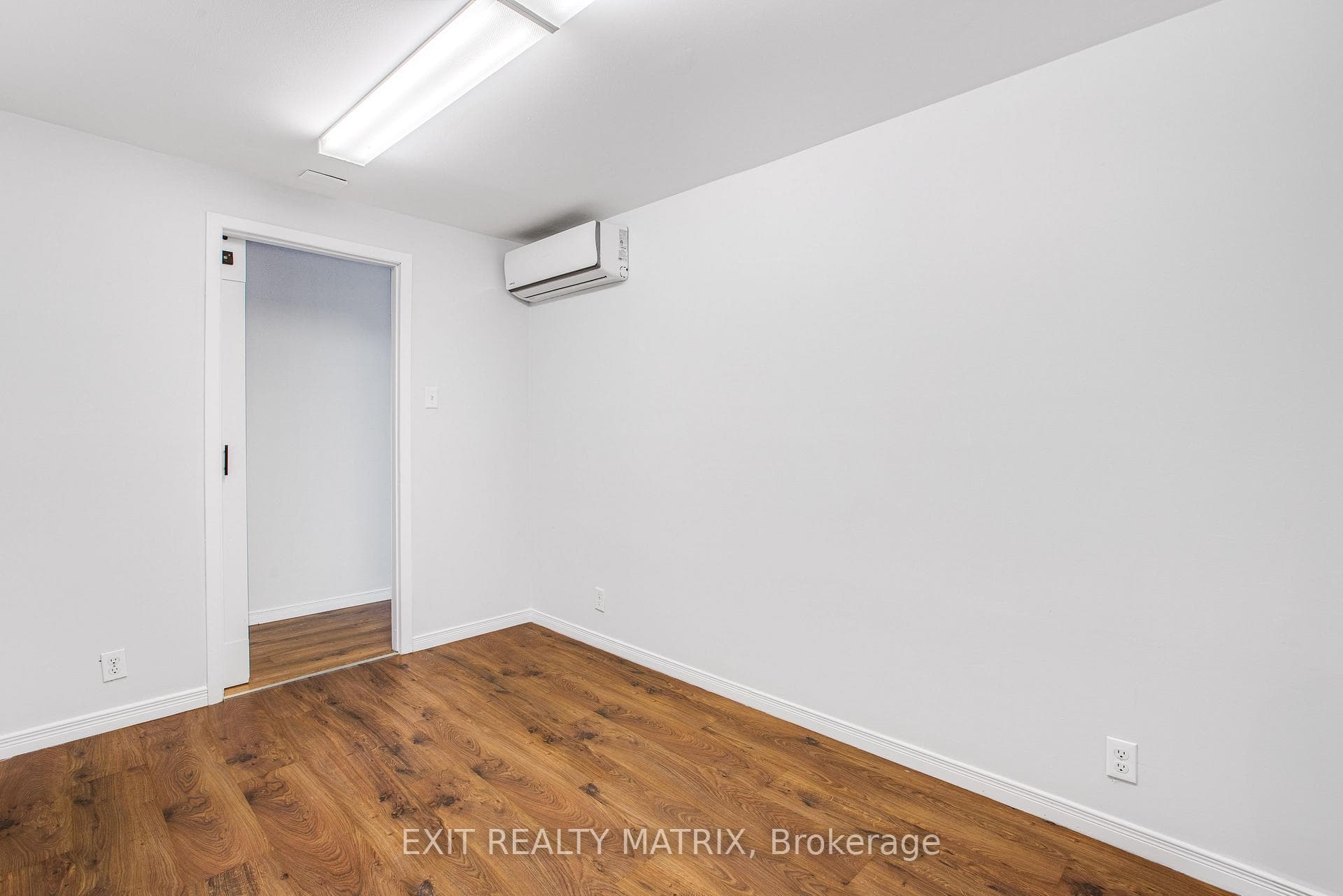 1053B KING Street photo 13