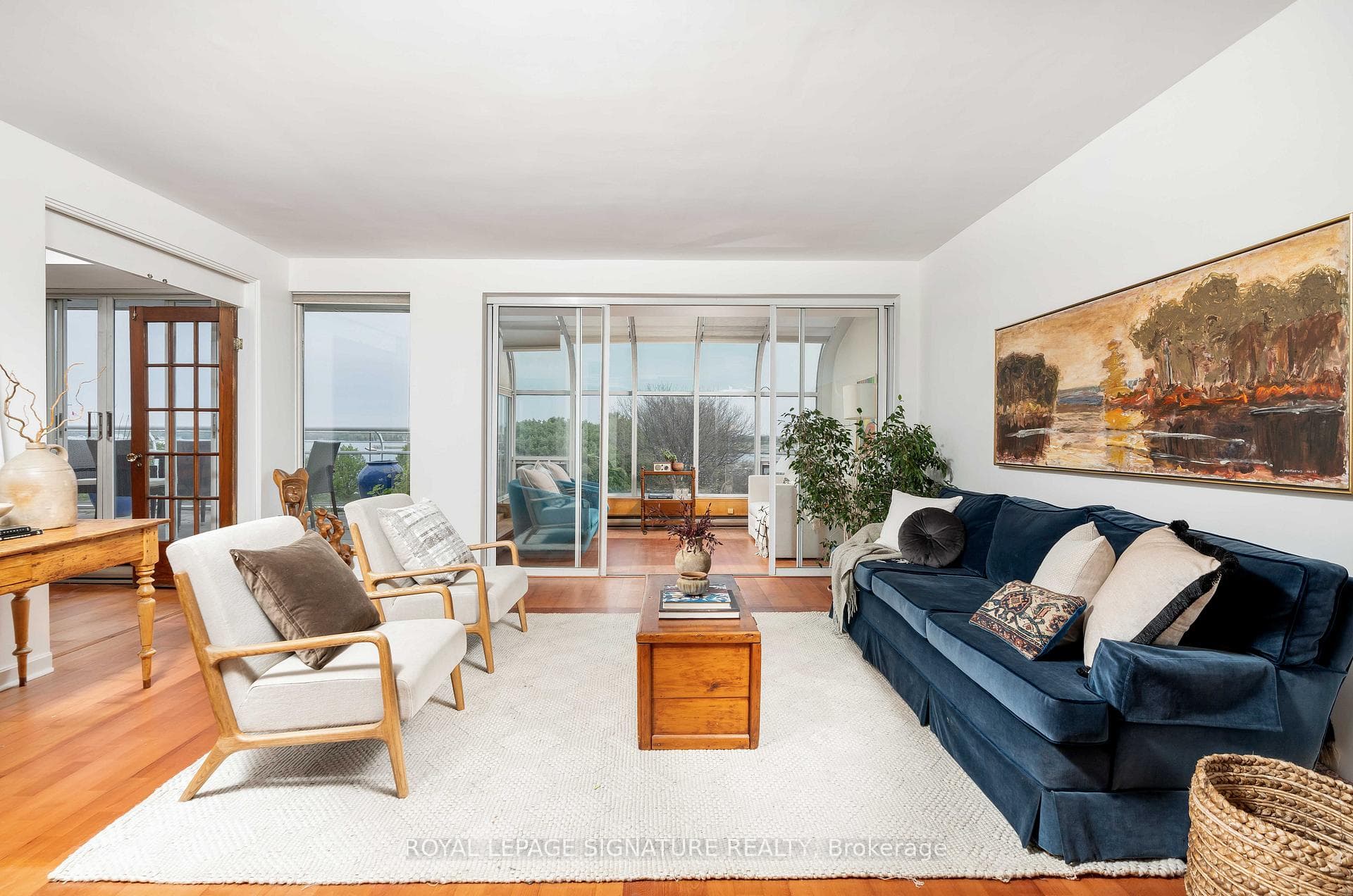 480 Queens Quay Unit 507 photo 2
