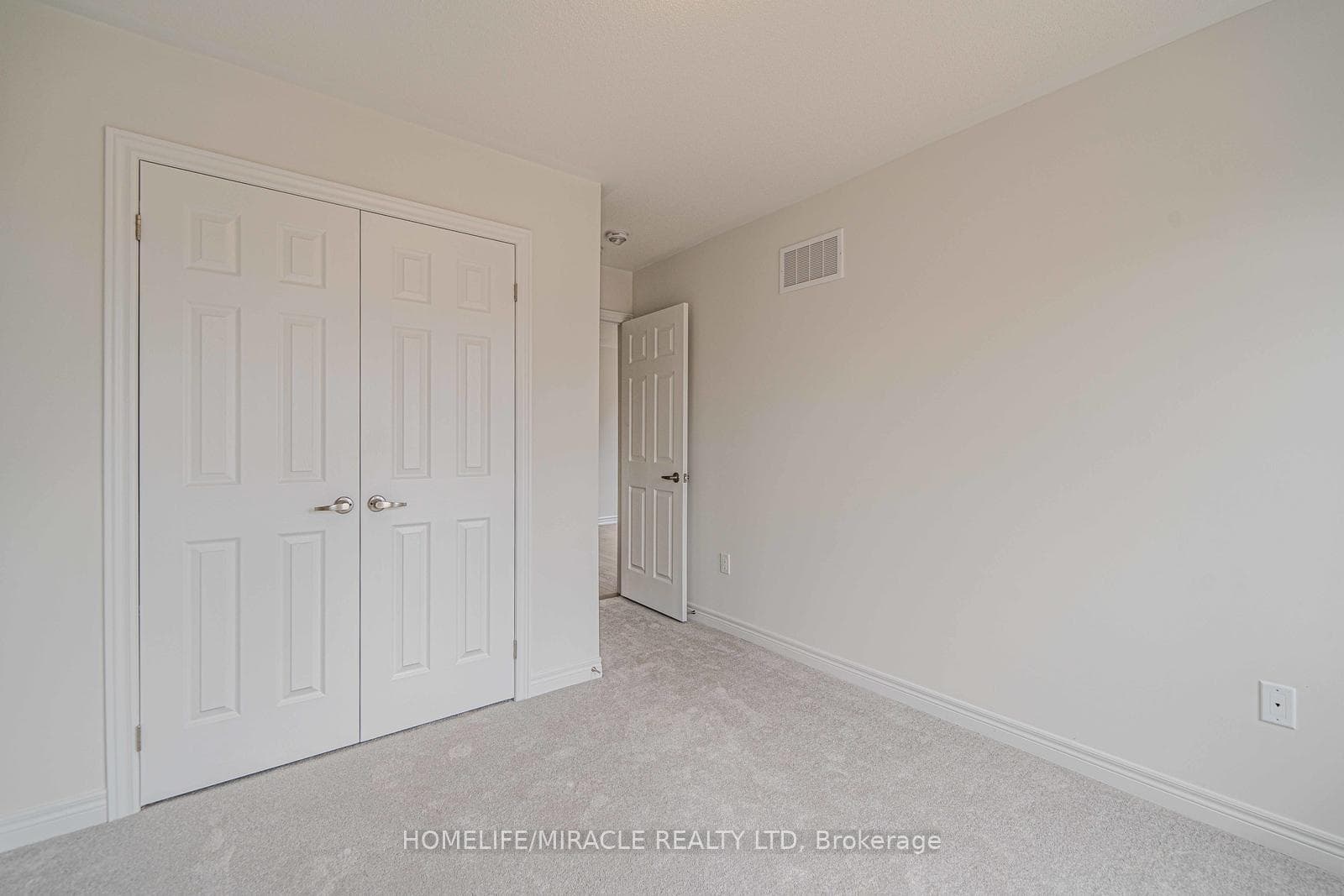 123 Air Dancer Crescent photo 21