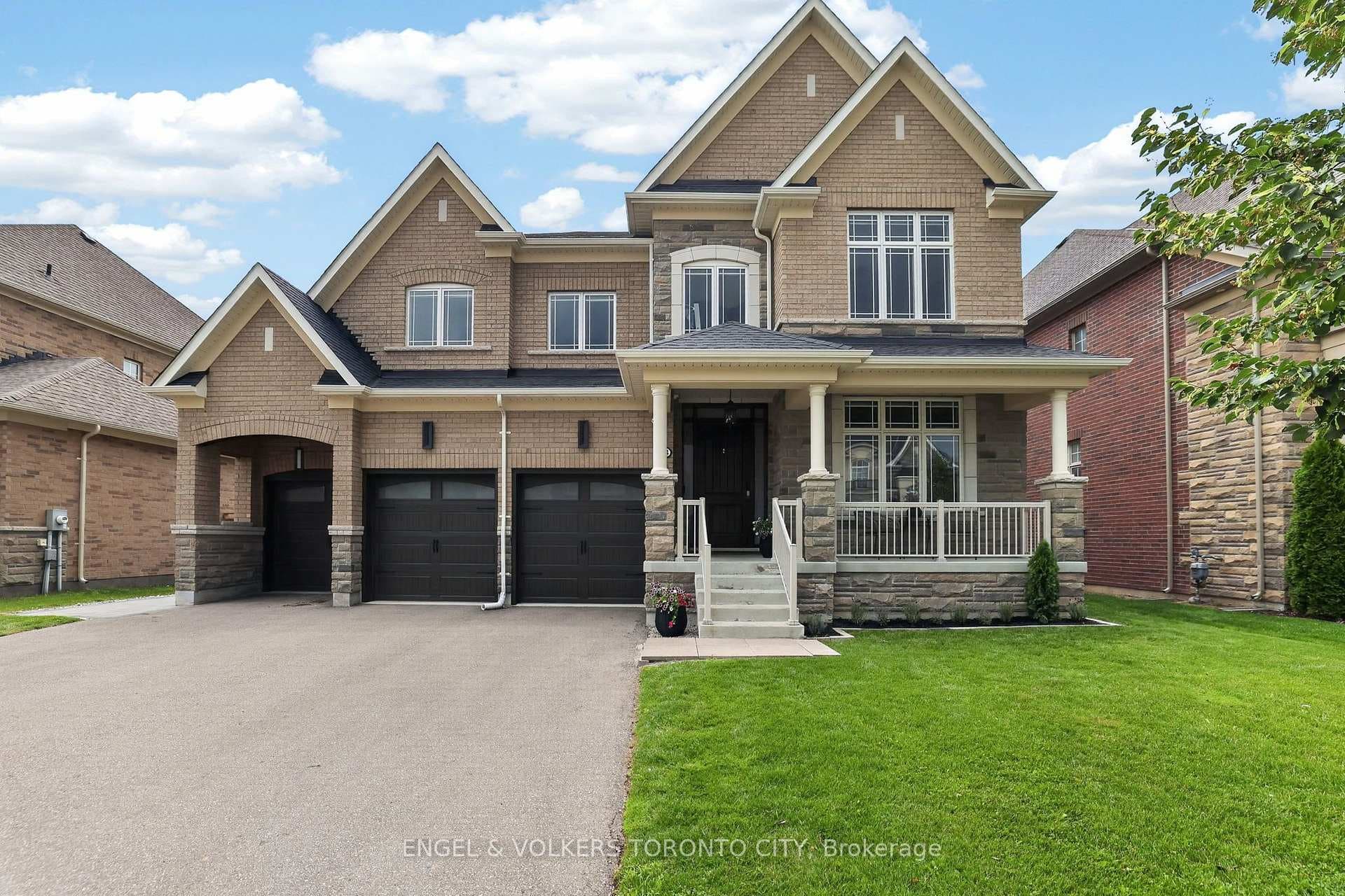 14 Coppermine Court photo 2