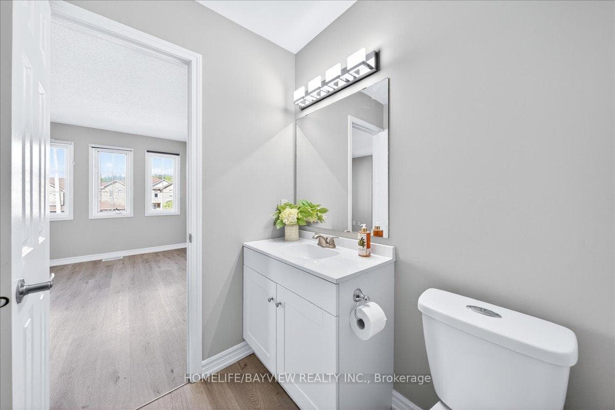 52 Hawthorne Crescent photo 22