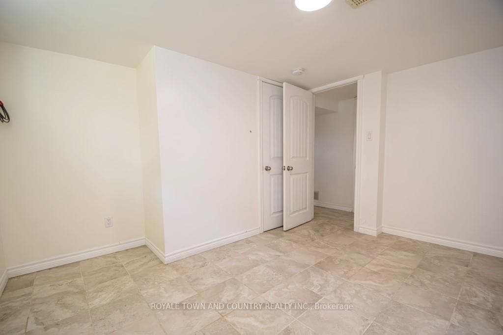19 Maple Crescent photo 27