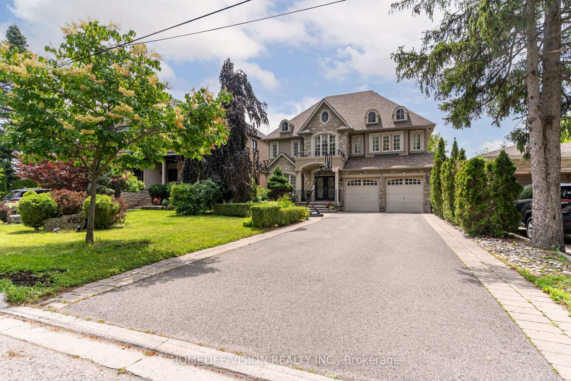 103 Yongehurst Road photo 1