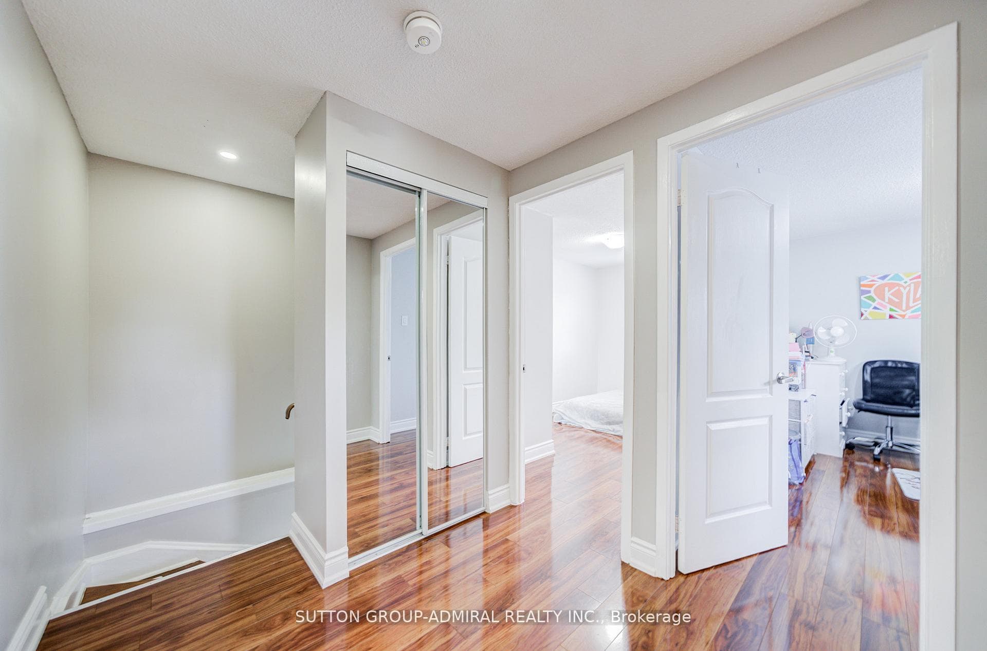 4 Hilda Court photo 24