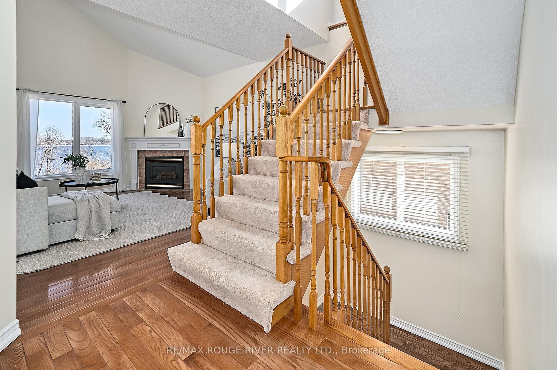 203 Waterbury Crescent photo 22