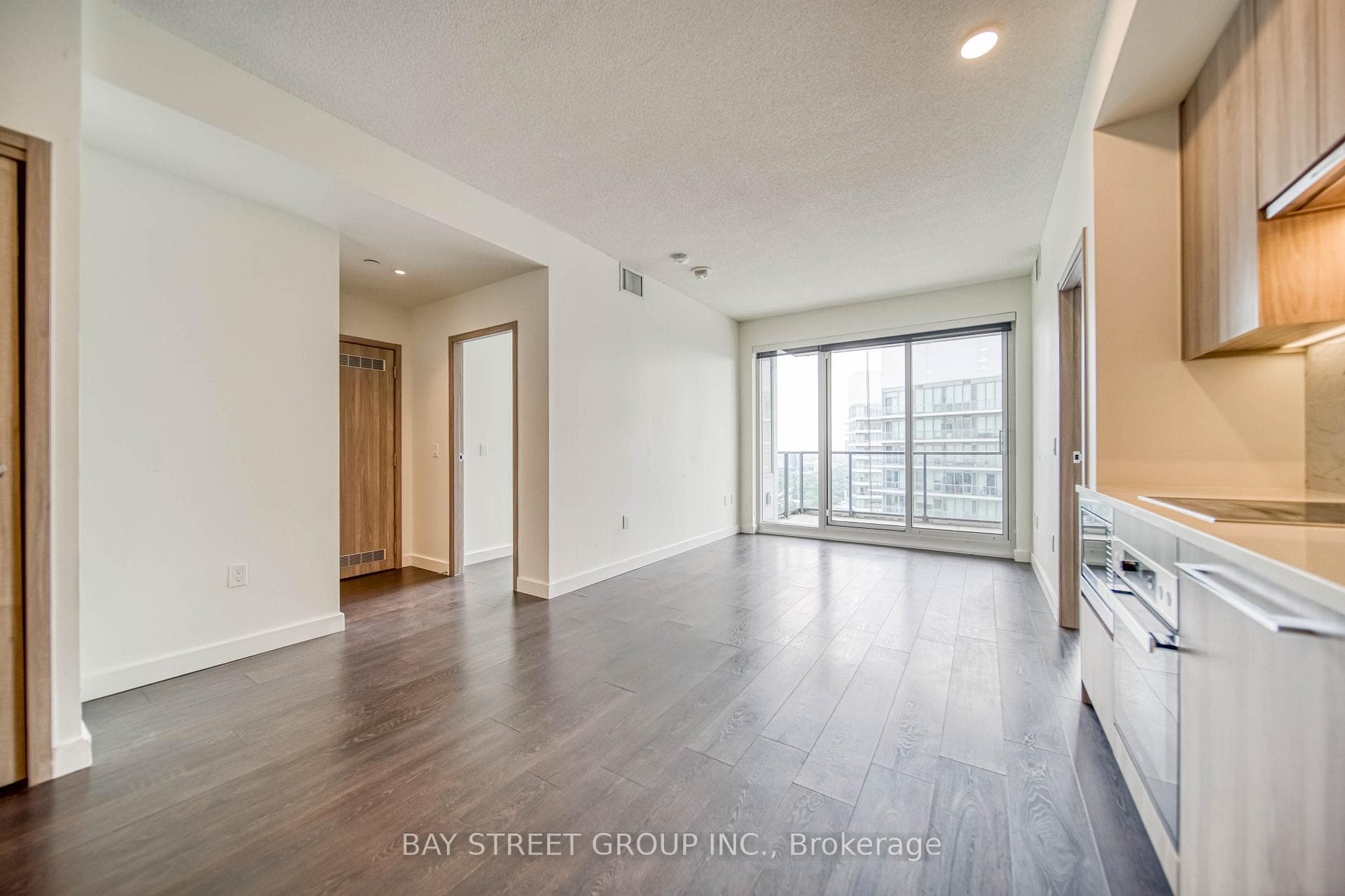 95 Mcmahon Drive Unit 3909 photo 21