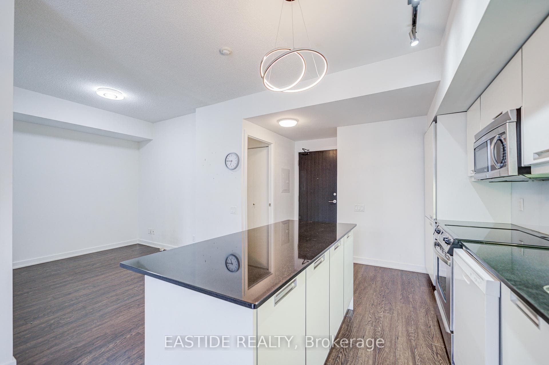 33 Charles Street Unit 807 photo 16