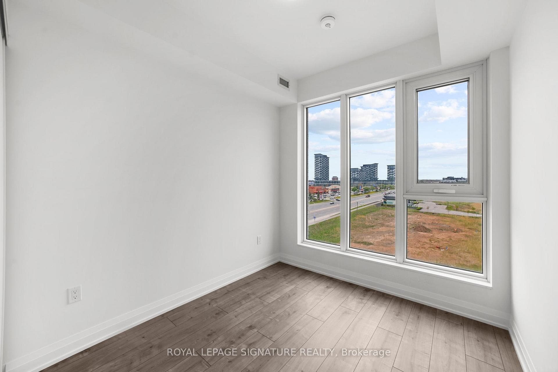 412 Silver Maple Road Unit 716 photo 23
