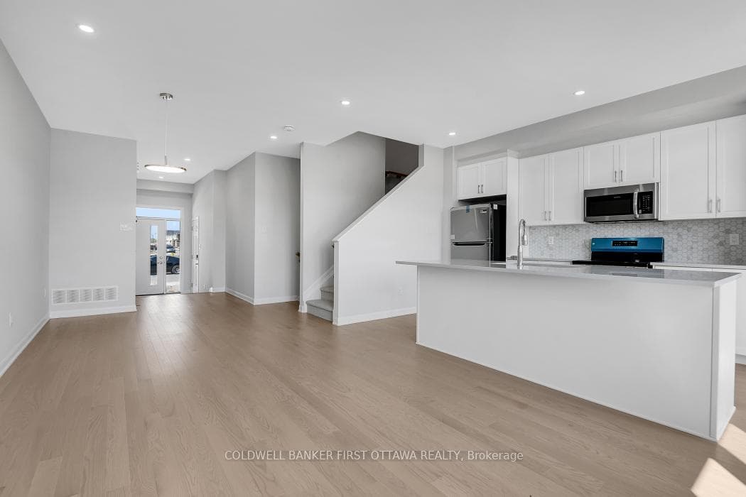 285 Bankside Way photo 6