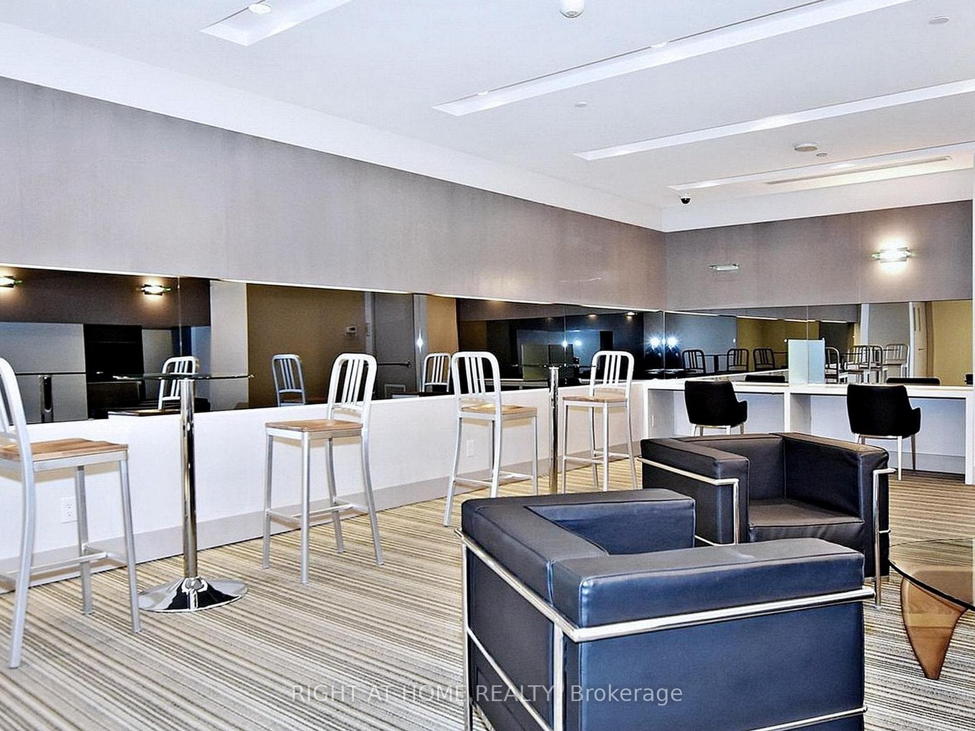 7165 Yonge Street Unit 535 photo 20