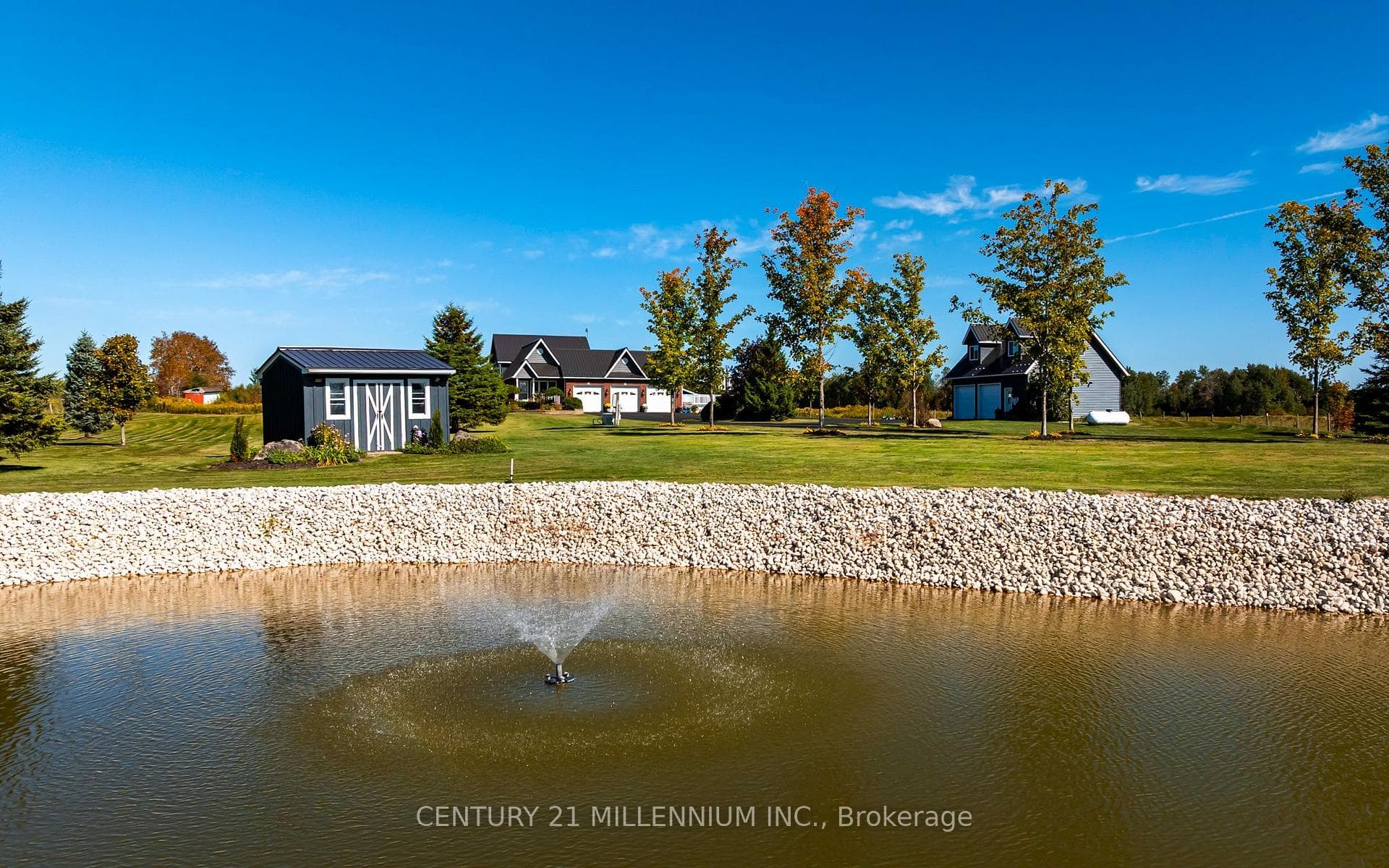 395115 County Road 12 Road photo 3