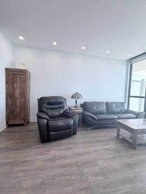 2916 Highway 7 Road Unit 1706 photo 6