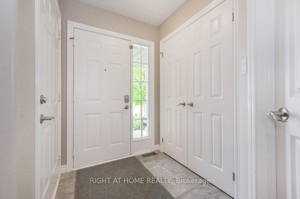 38 Elkin Court photo 4