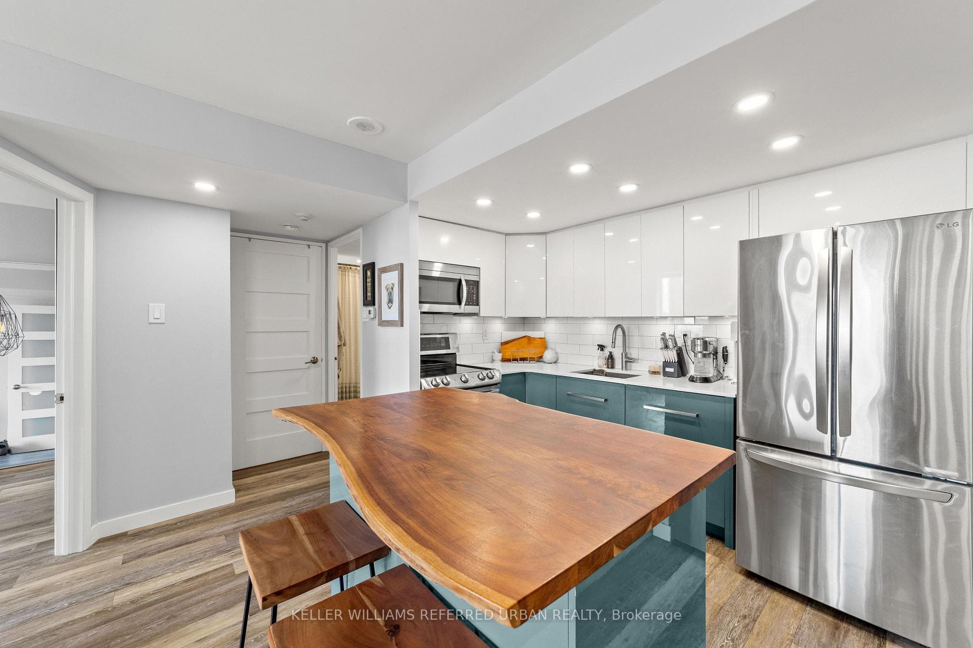 Stainless Steel Appl. and Floating Island