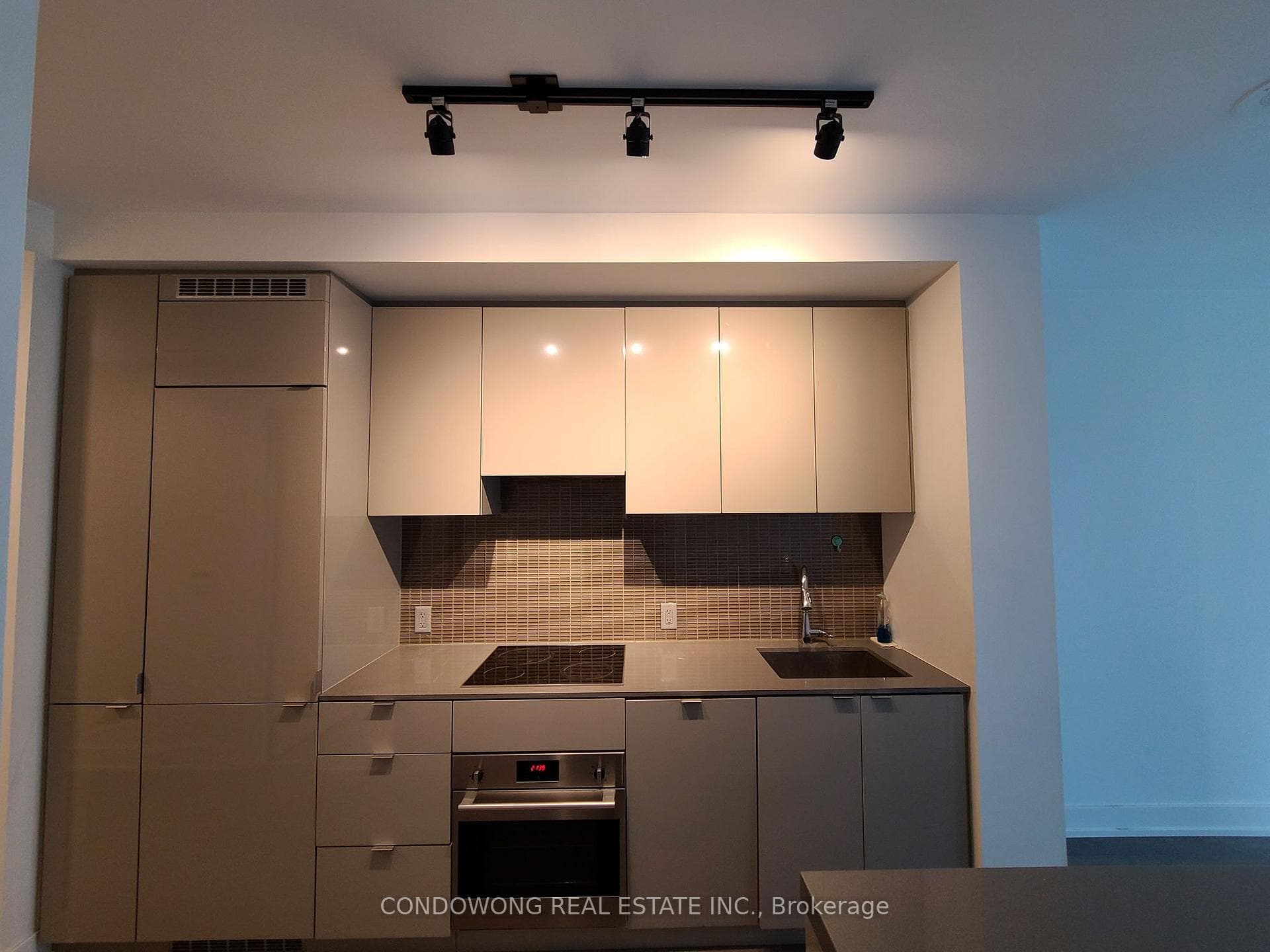 7 Grenville Street Unit 1110 photo 2