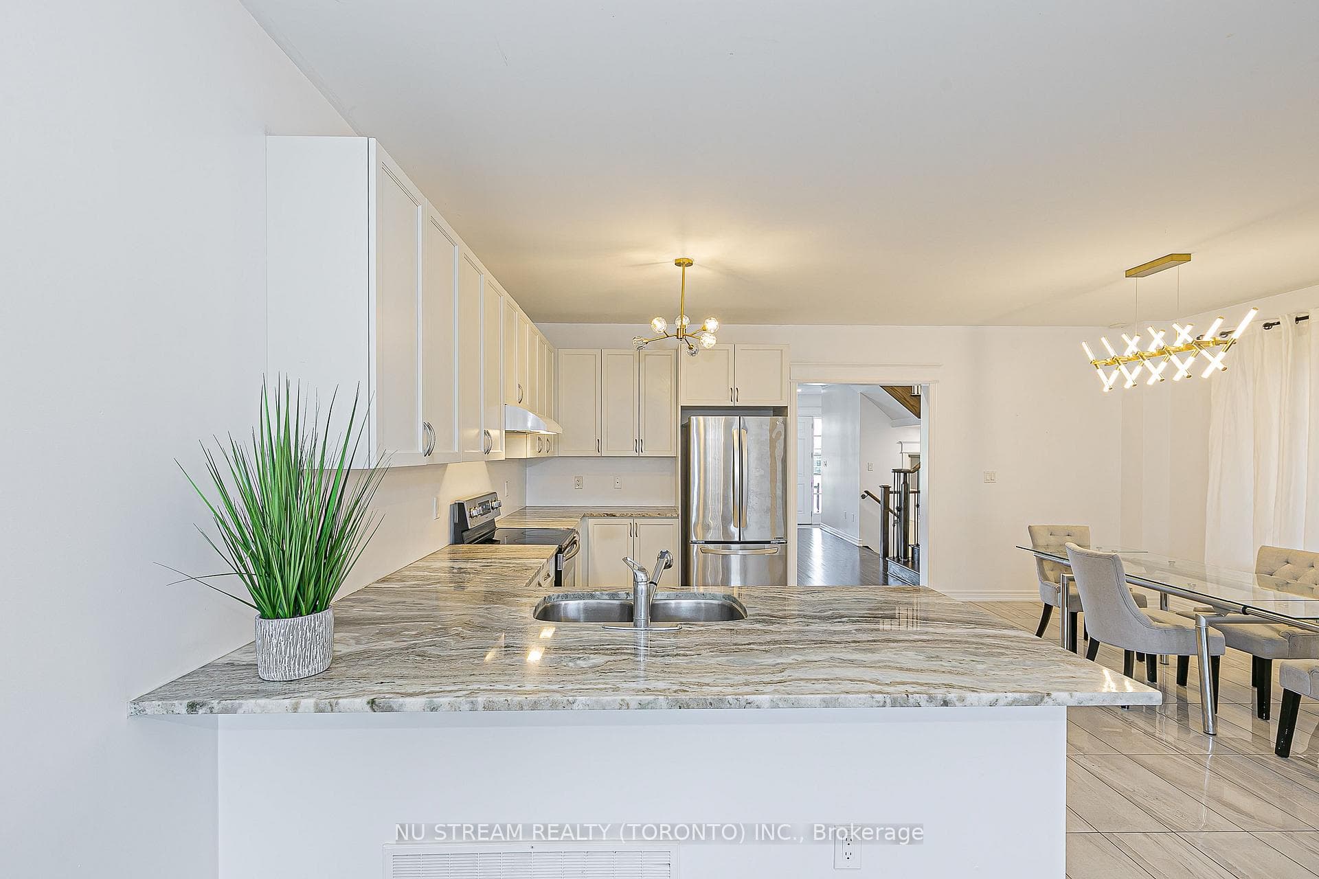 194 Paradelle Drive photo 13