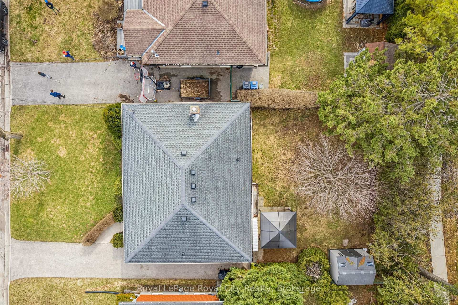 10 Paul Avenue photo 43
