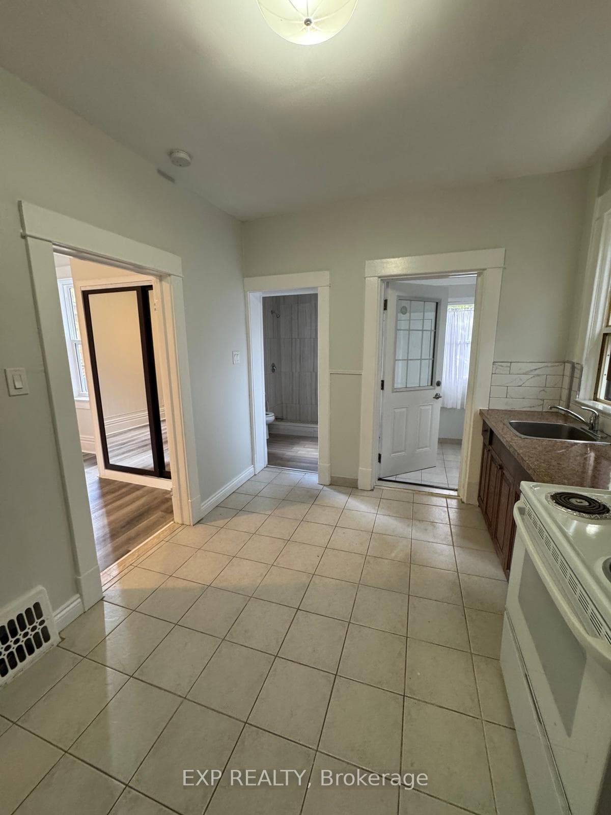 422 Clendenan Avenue Unit Main photo 12
