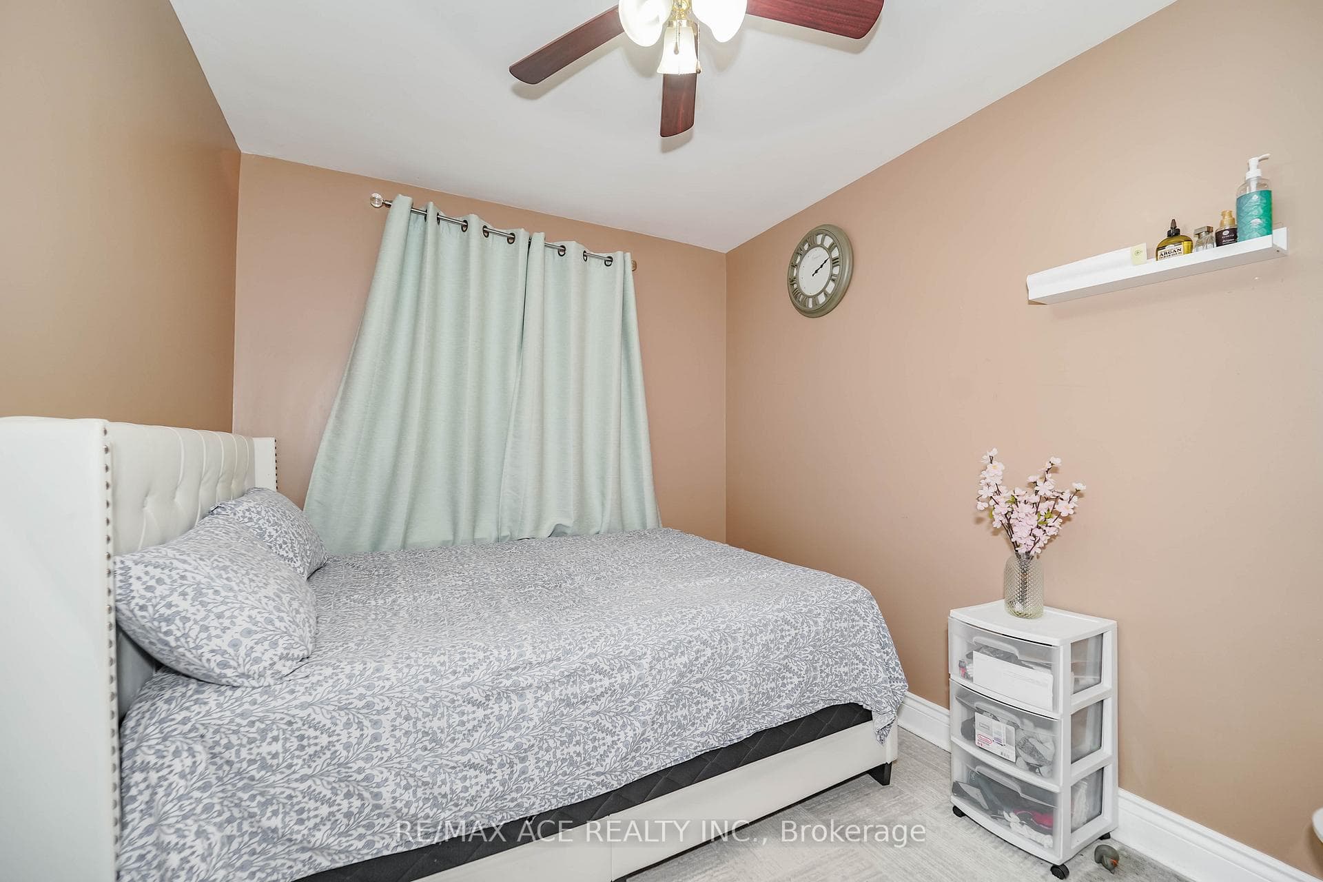 1425 Lakefield Street photo 24