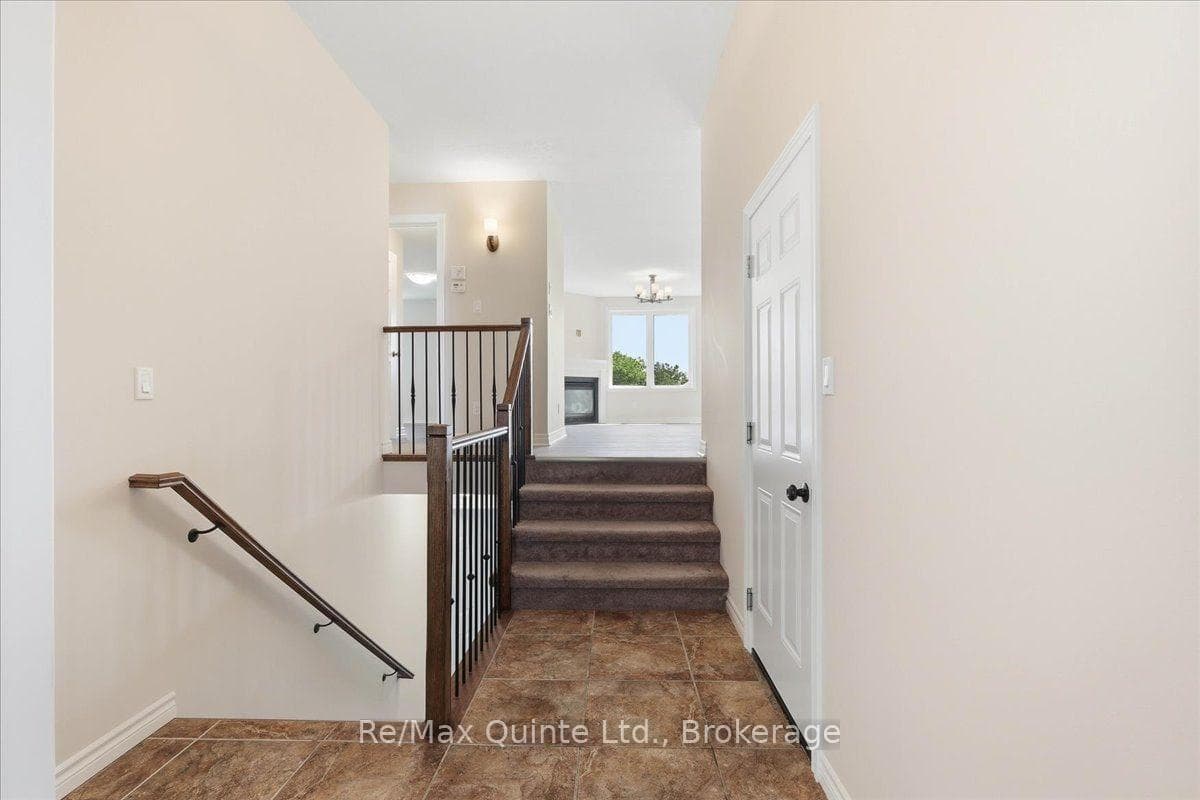 119 Greenhill Lane photo 6
