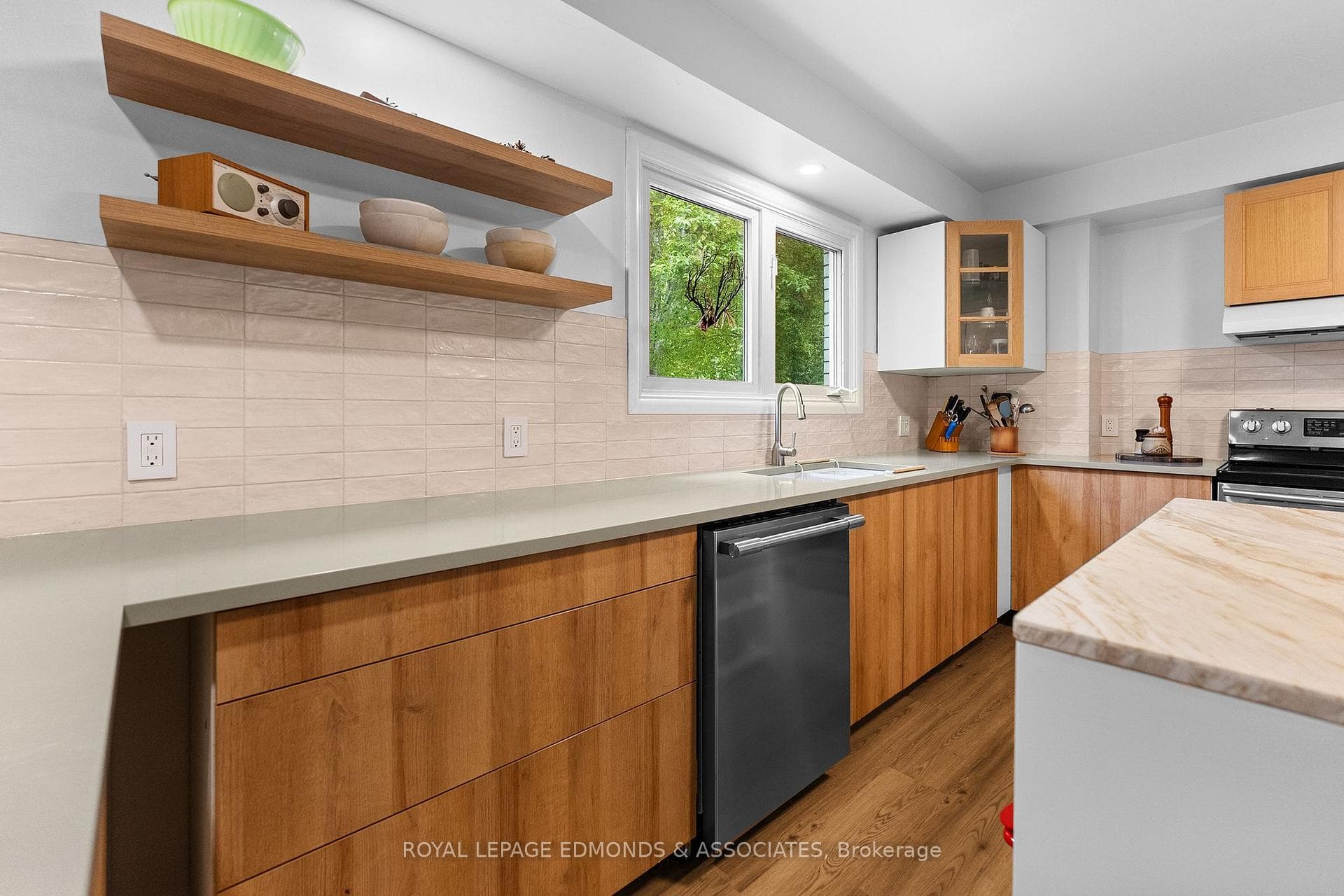 607 Elizabeth Street photo 11