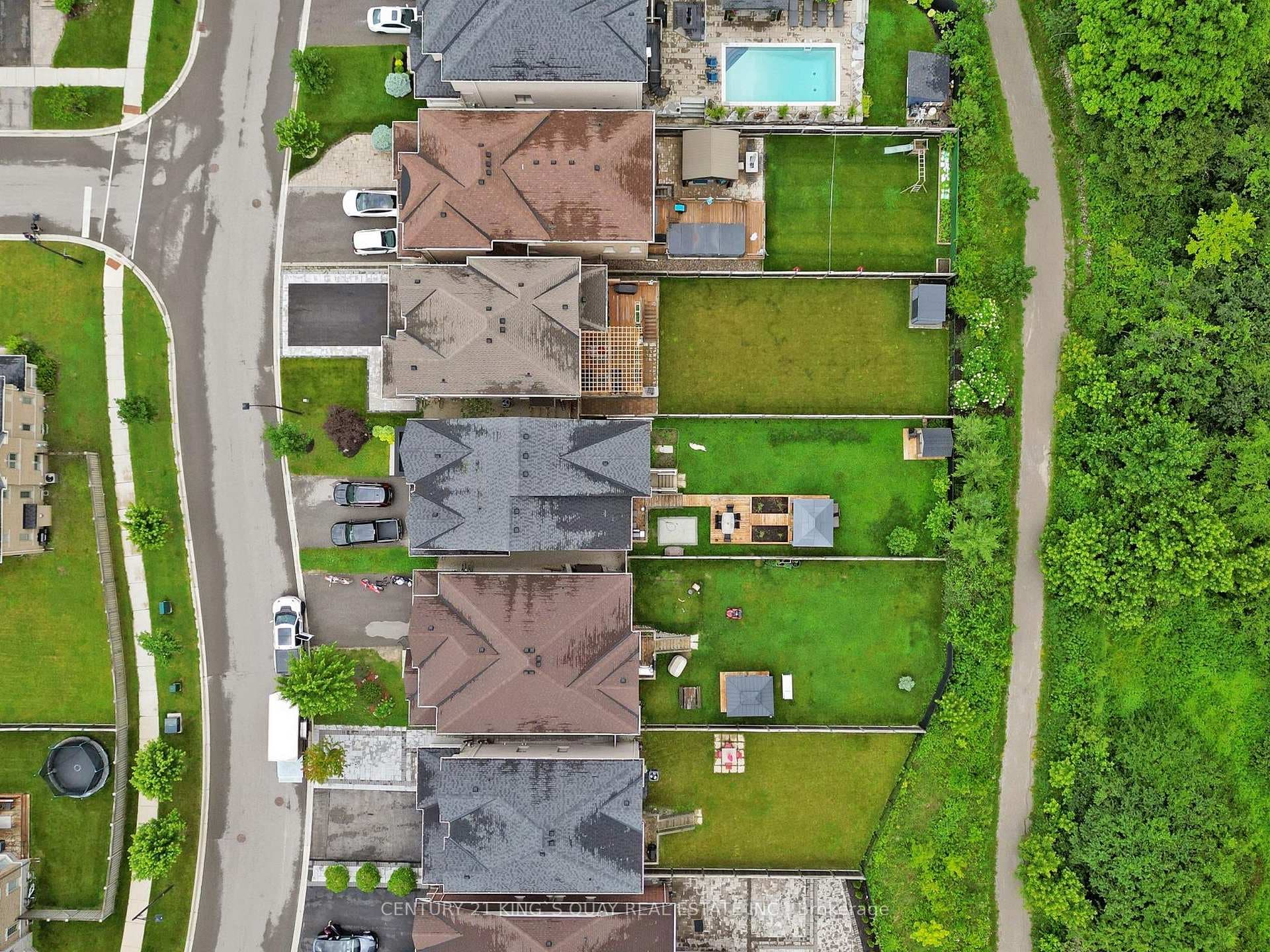 182 Crane Street photo 35
