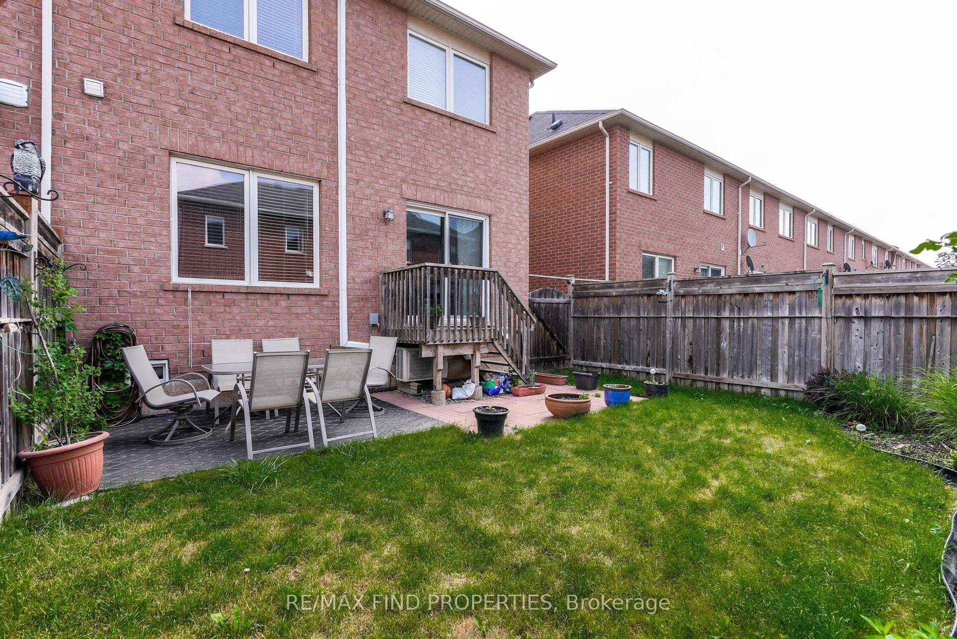930 Hasselfeldt Heights photo 40