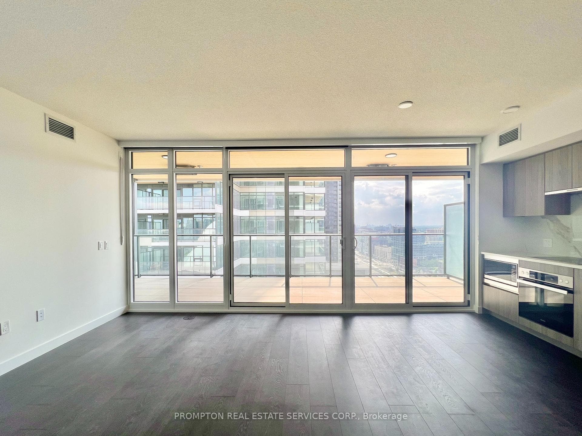 1 Concord Cityplace Way Unit 2810 photo 2