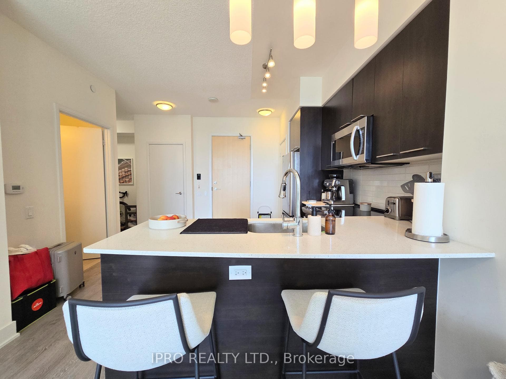 30 Roehampton Avenue Unit 1911 photo 8