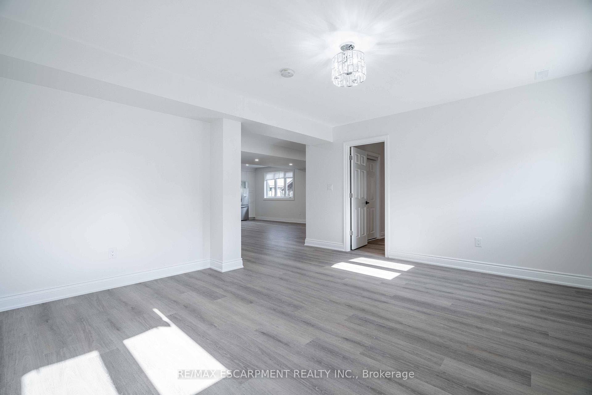 102 Donnici Drive Unit 2 photo 17