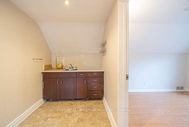 2982 Bayview Avenue photo 14