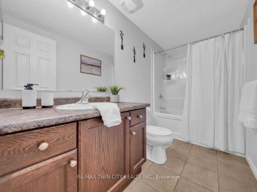 235 RACHEL Crescent Unit H photo 19