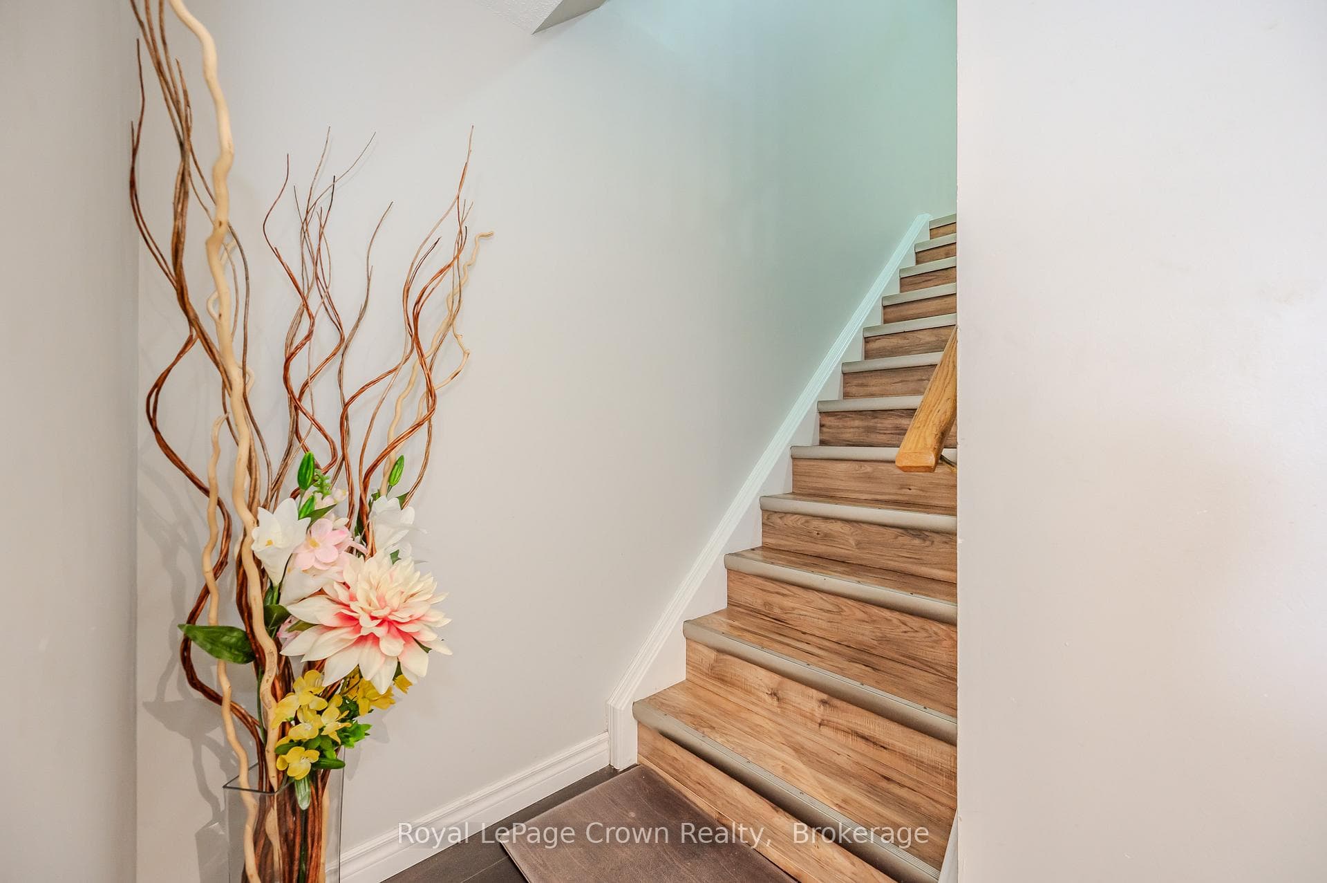 395 Downsview Place photo 17