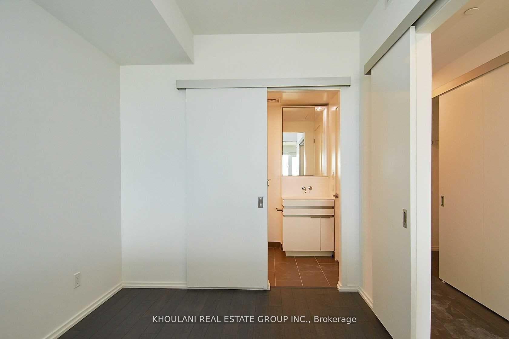 197 Yonge Street Unit 2311 photo 13
