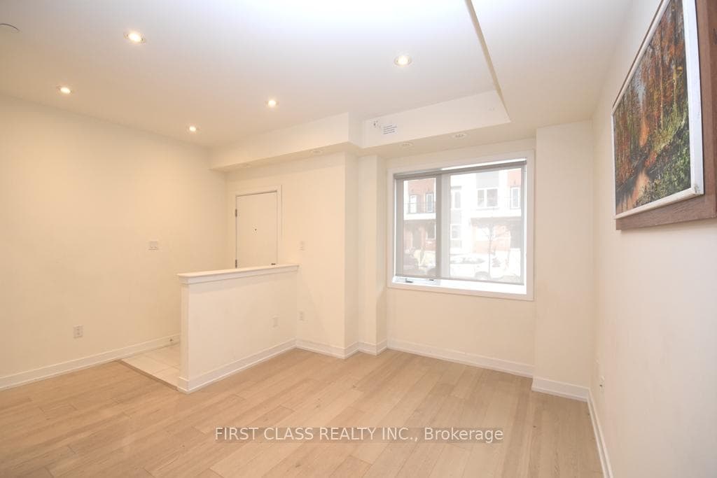 88 William Duncan Road photo 5