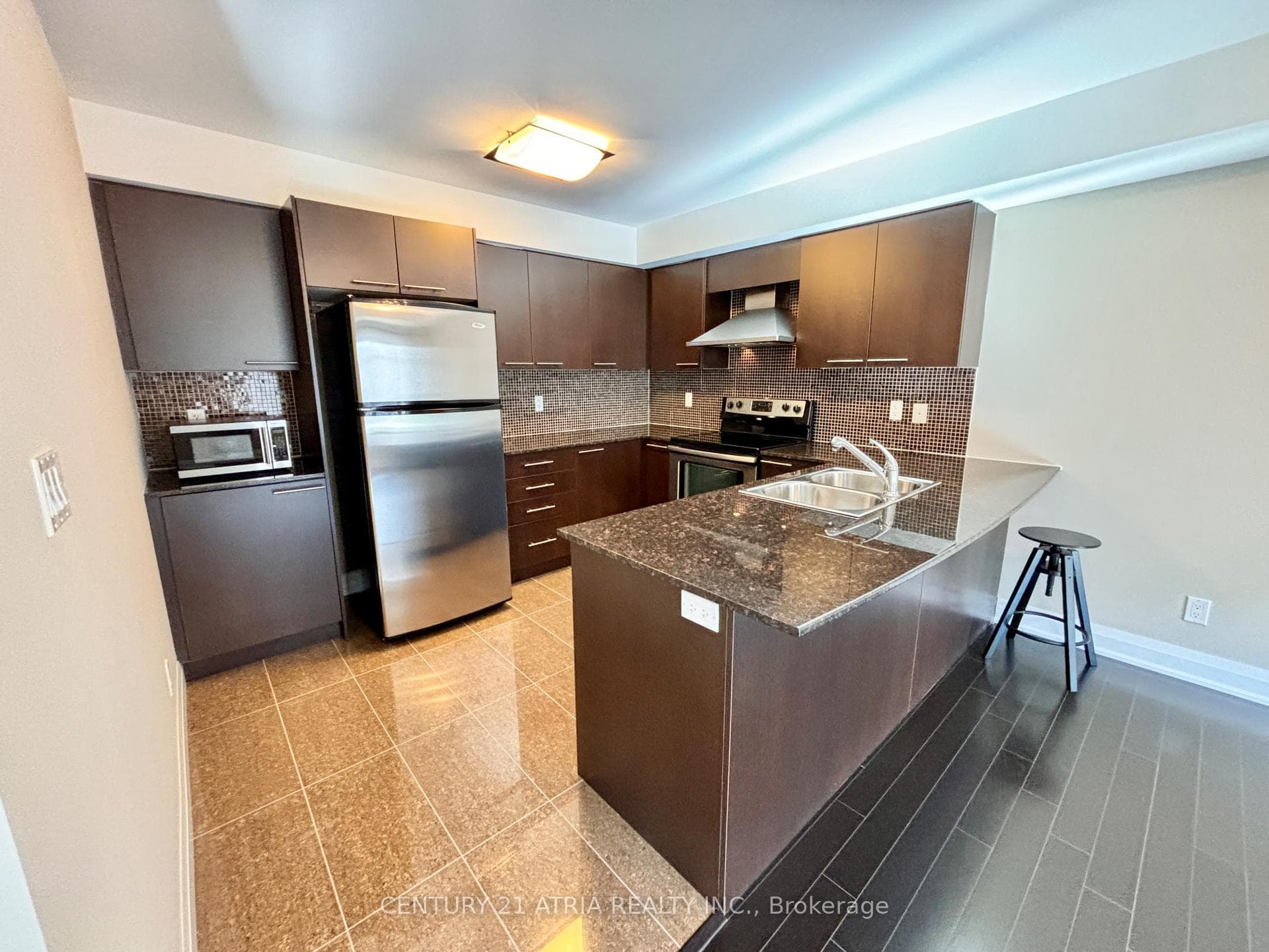 326 John Street Unit 280 photo 4