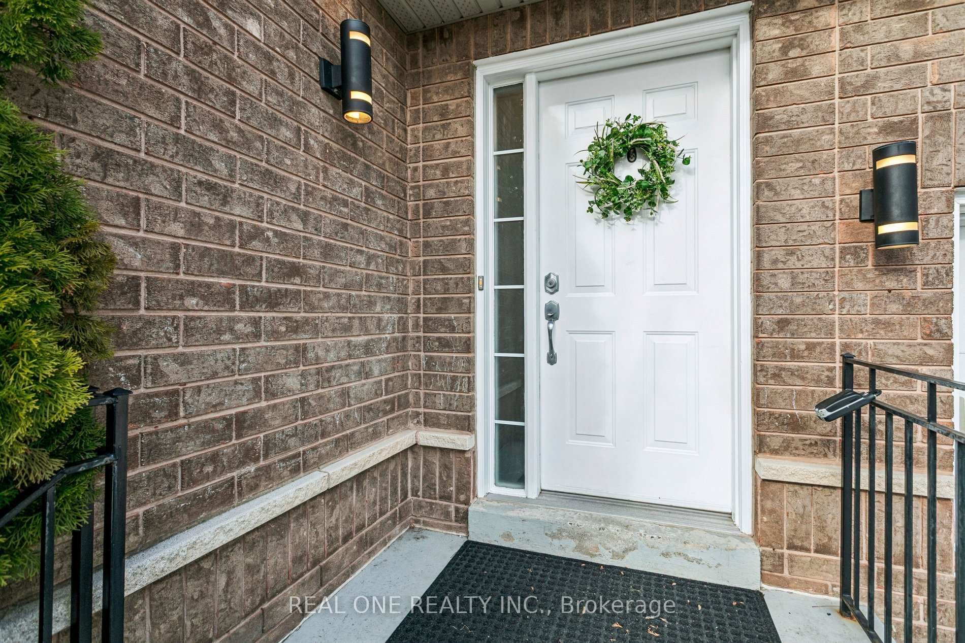 2262 Pell Crescent photo 4
