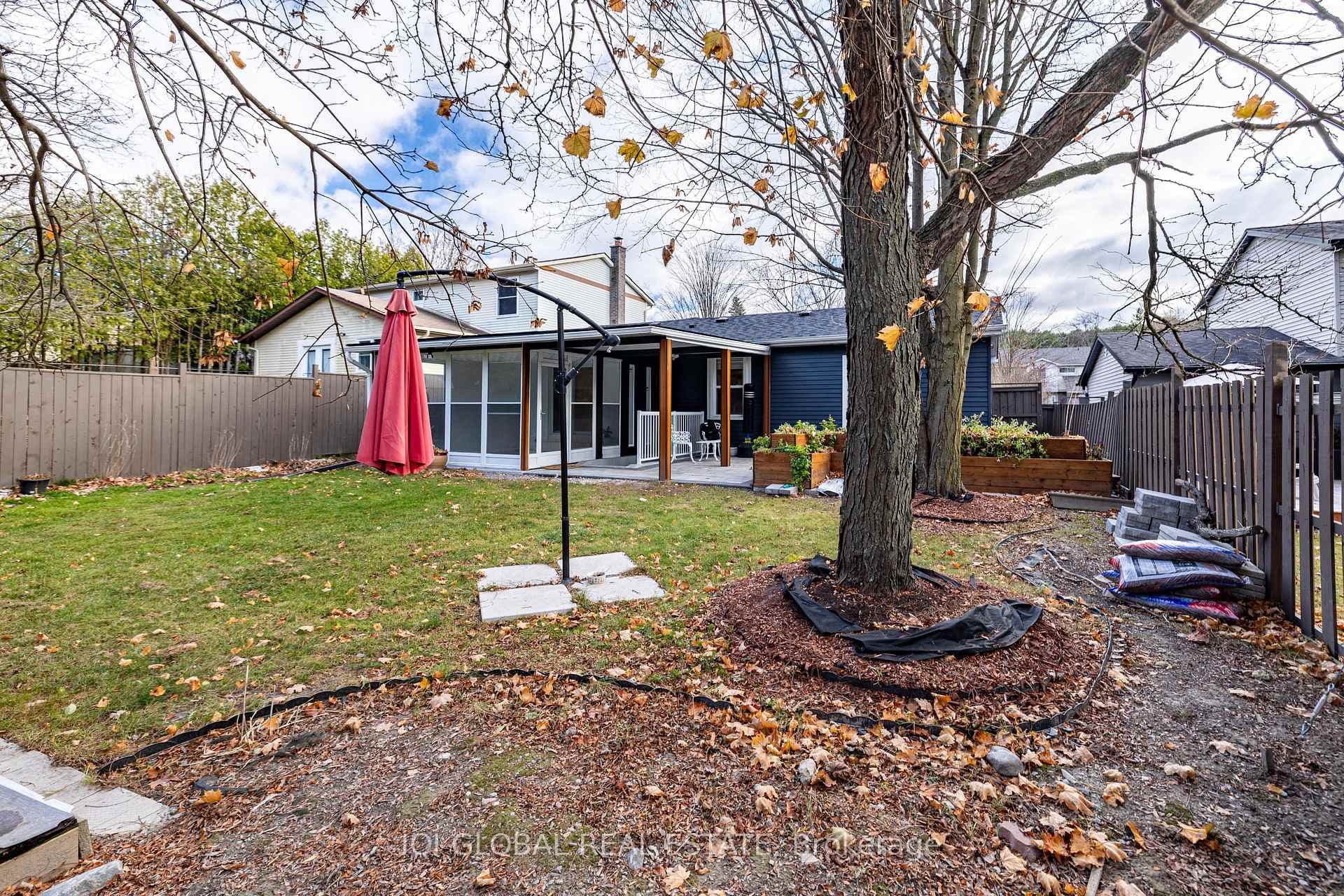 927 Elgin Street photo 31