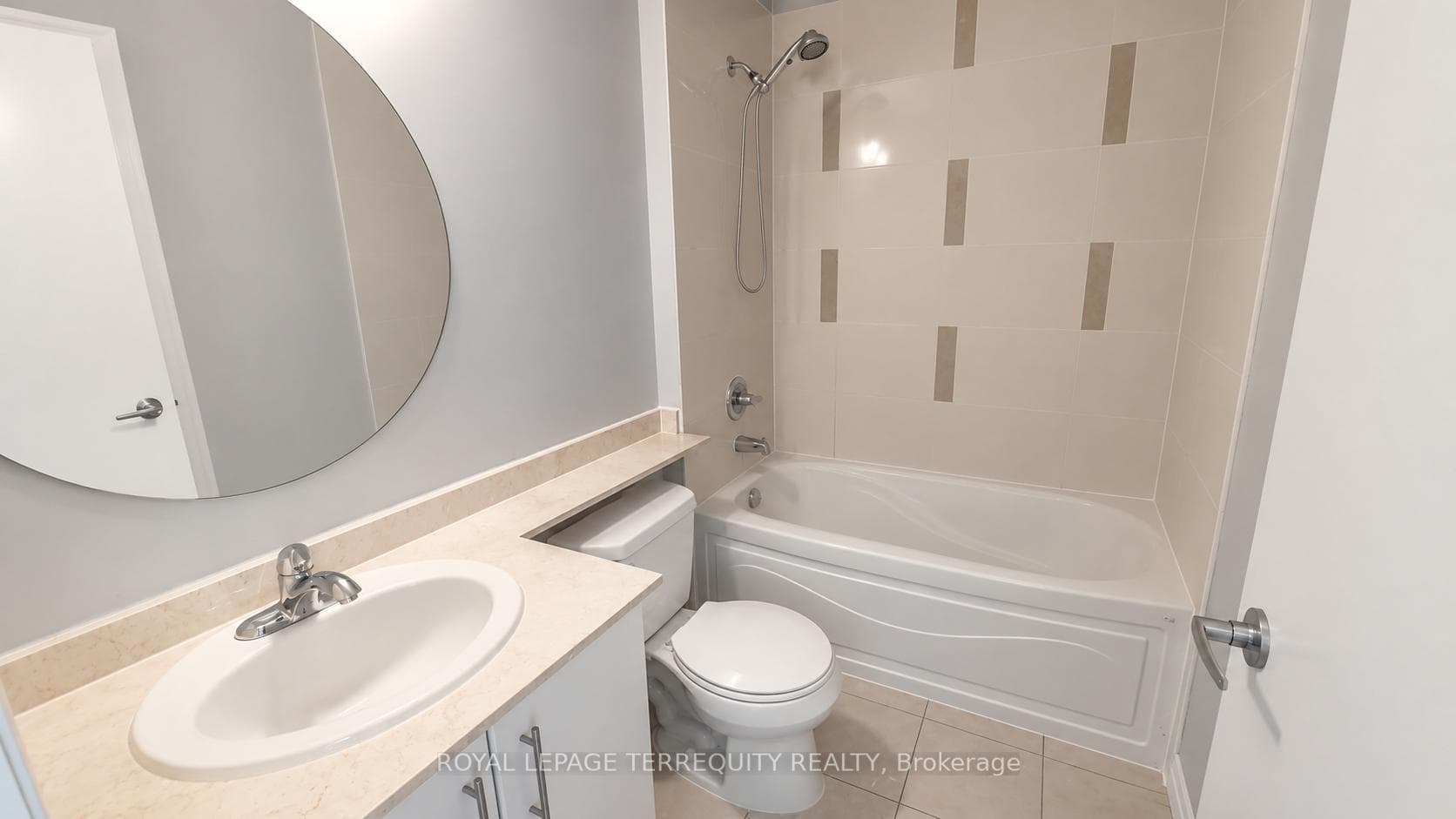 16 Yonge Street Unit 3408 photo 5