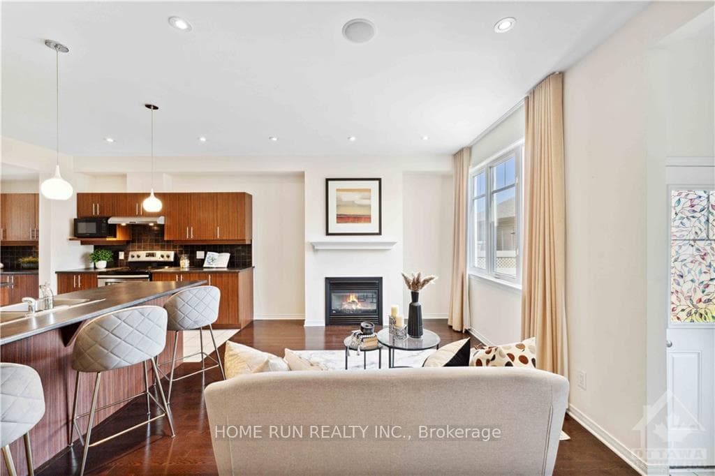 278 LONGFIELDS Drive photo 13