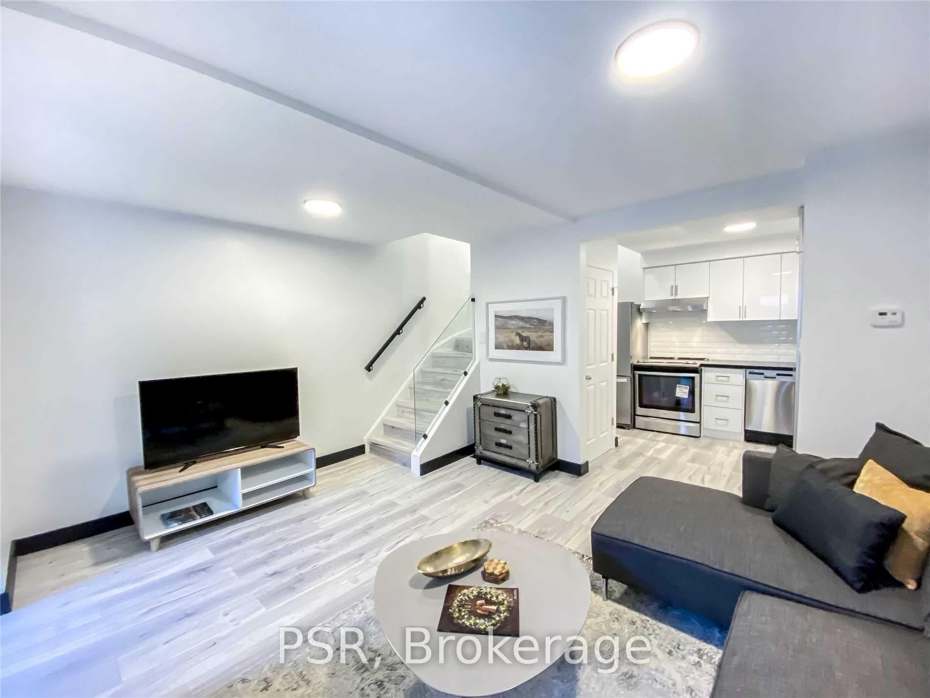 2 Blackthorn Avenue Unit 20 photo 3