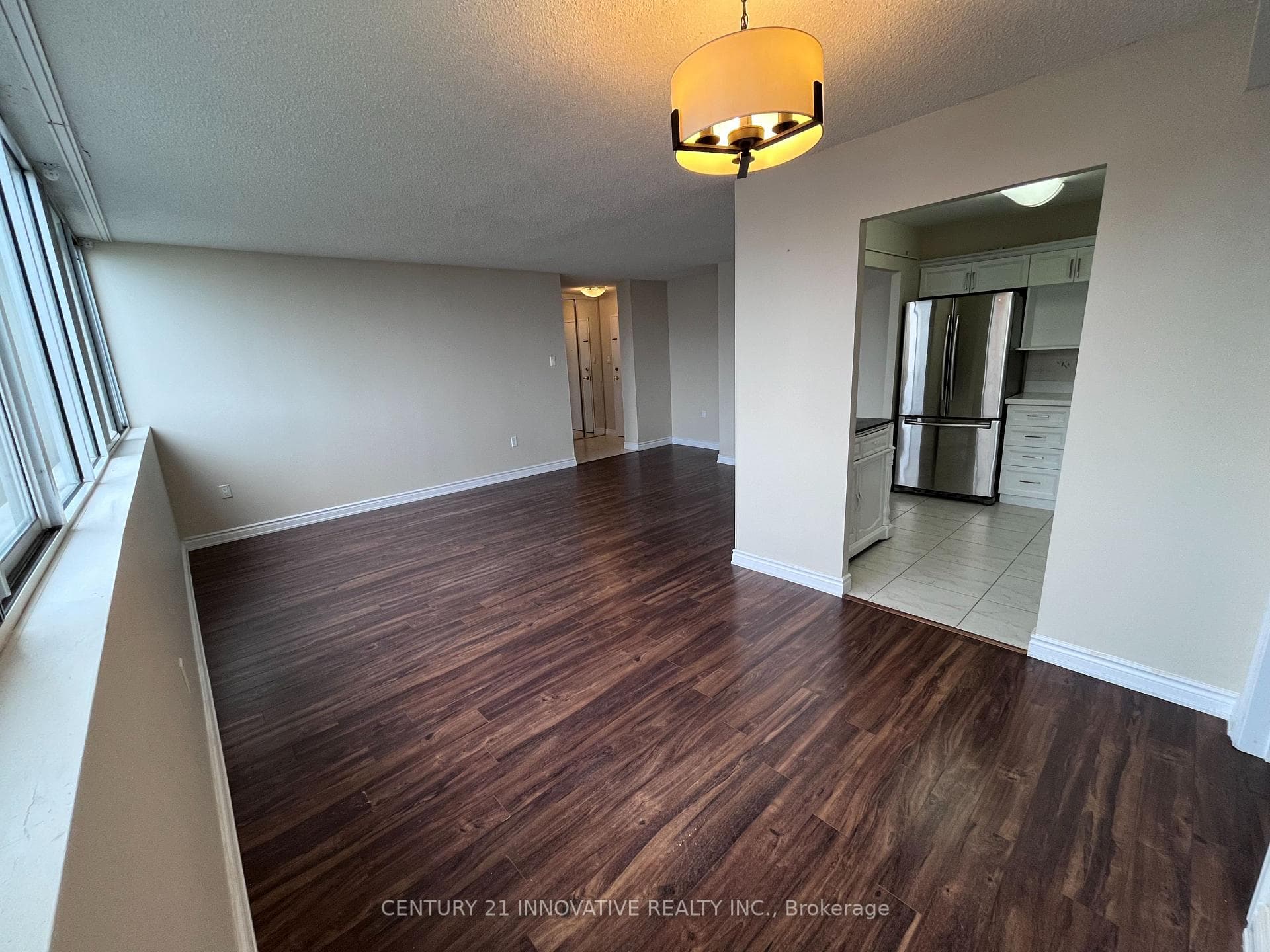 3590 Kaneff Crescent Unit 1811 photo 9