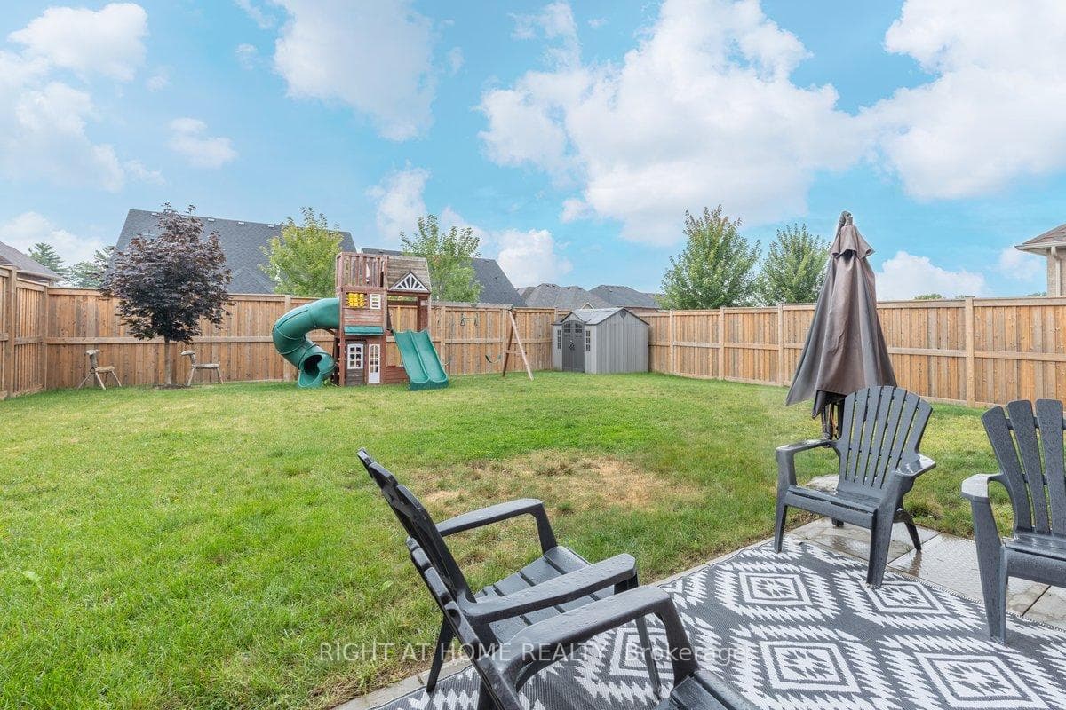 13 Rugman Crescent photo 29