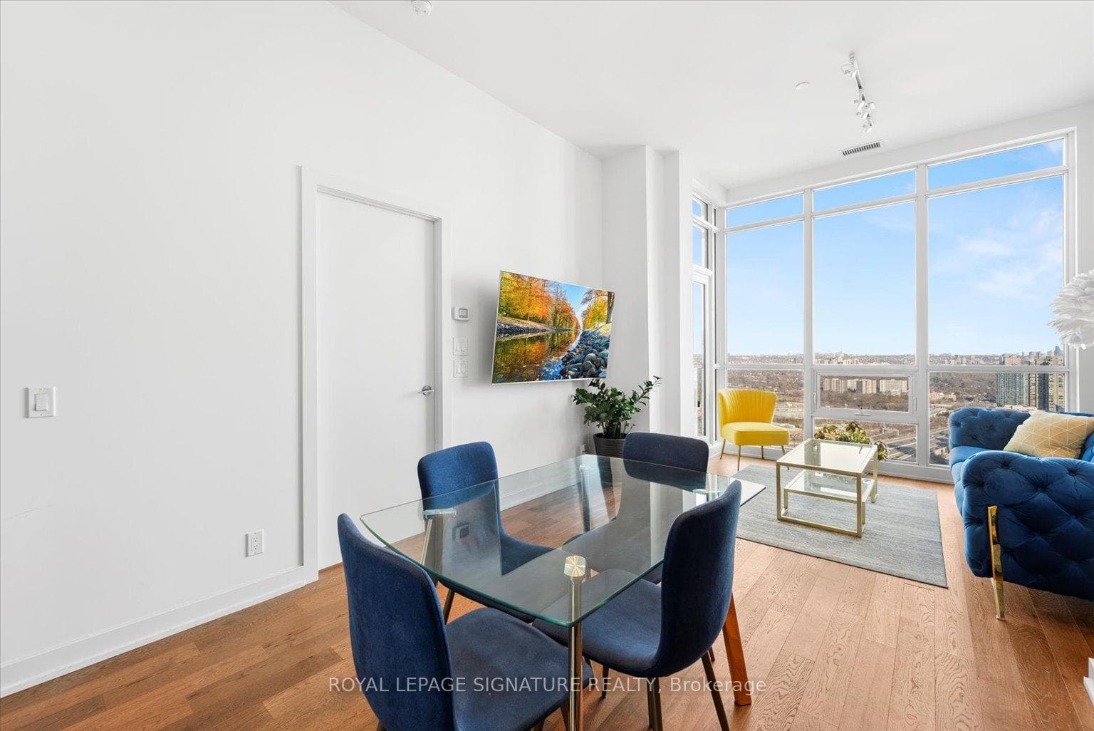 2220 Lake Shore Boulevard Unit PH05 photo 11