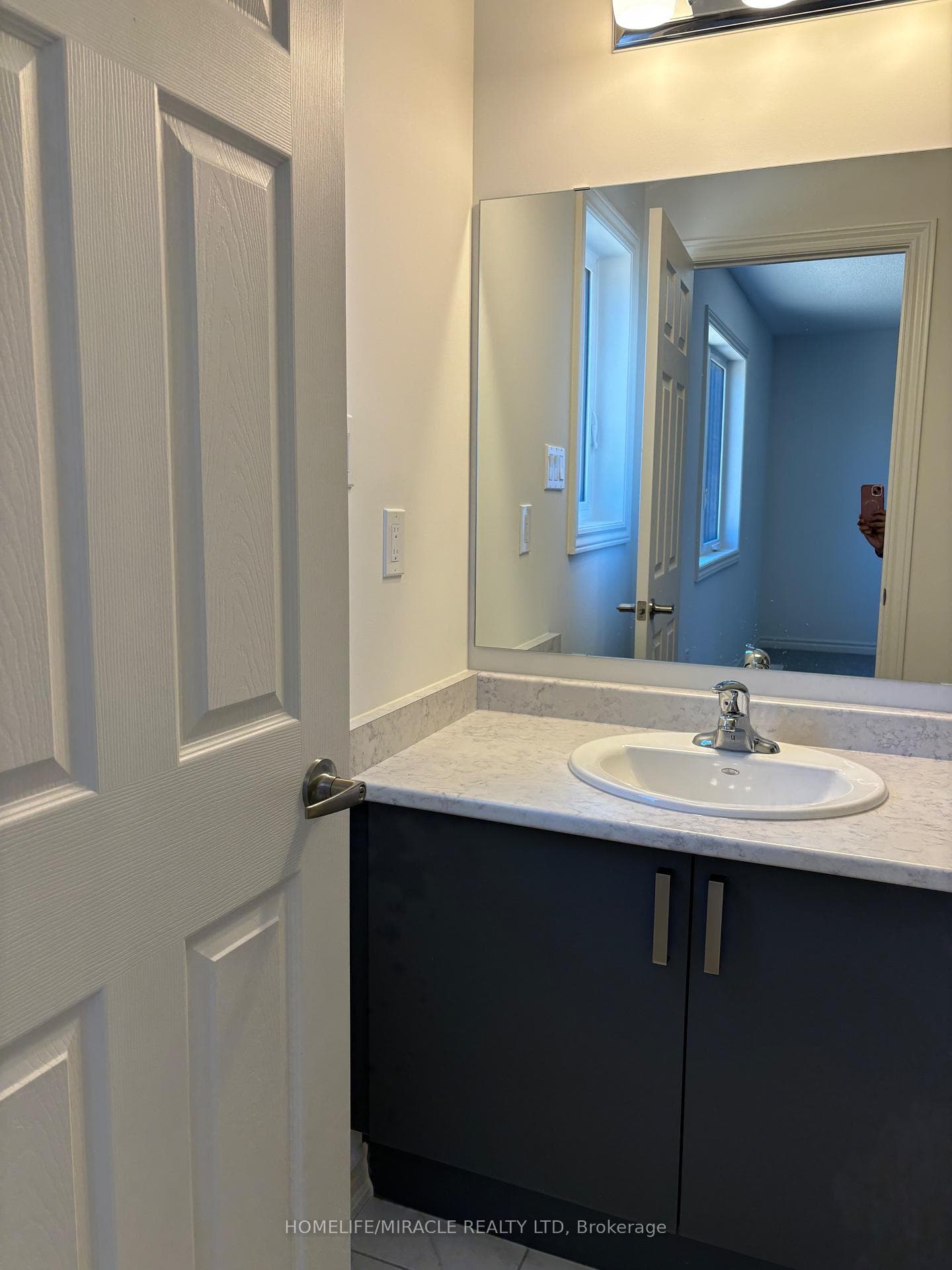 208 Elliot Avenue photo 30